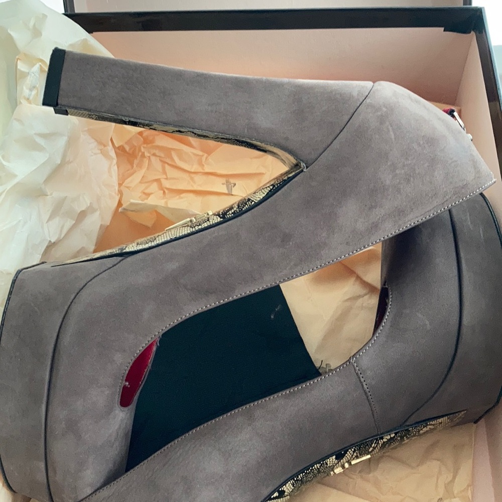 Shoes - Picture 5 of 13